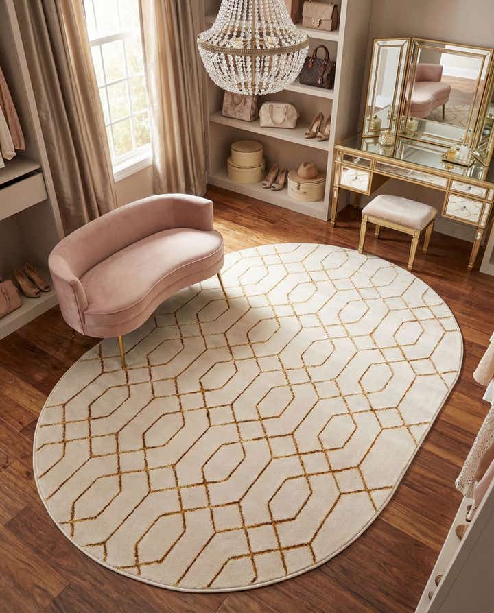 4' x 6' Marilyn Monroe™ Glam Trellis Oval Rug