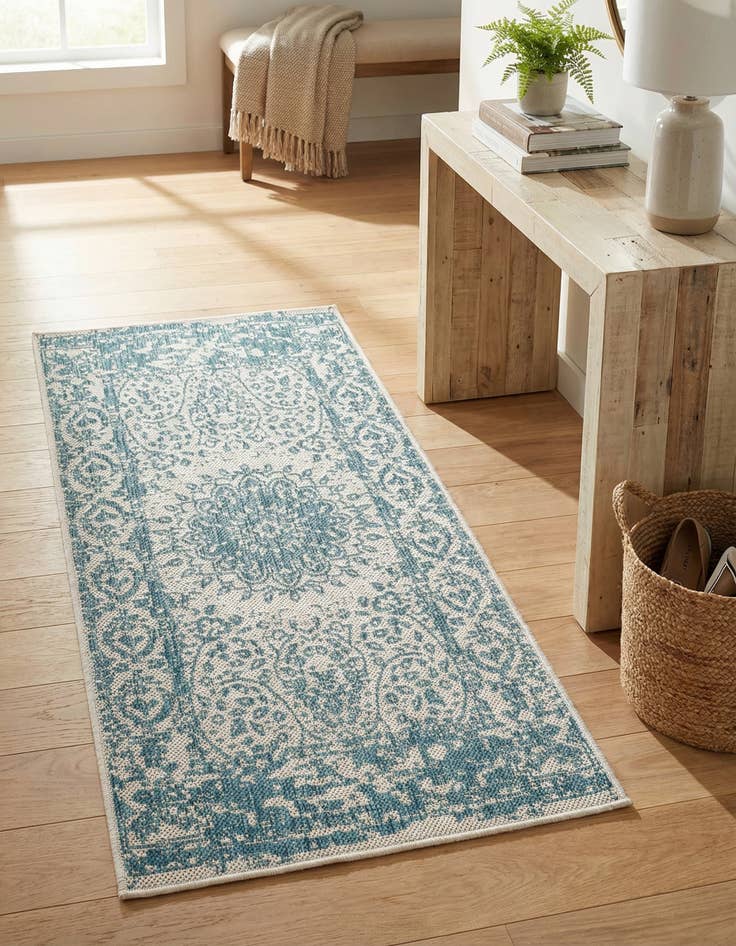 Detail image of 2' x 4'  Washable Traditional Indoor / Outdoor Runner Rug