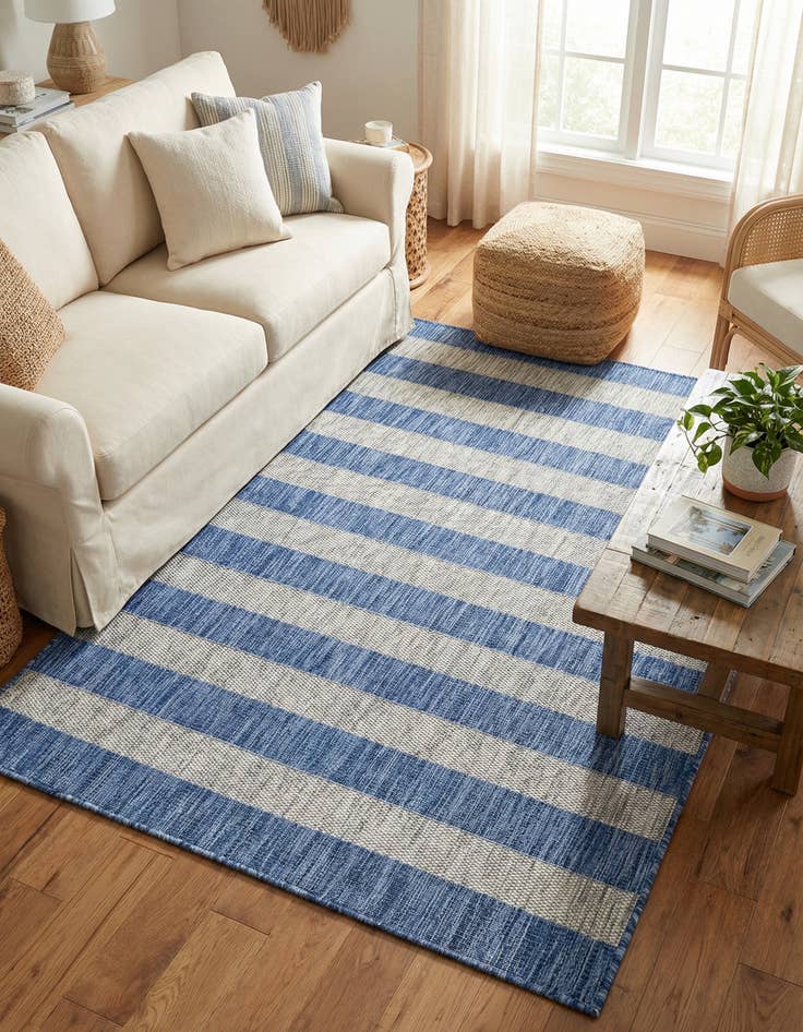 Detail image of 4' x 6'  Washable Striped Indoor / Outdoor Rug