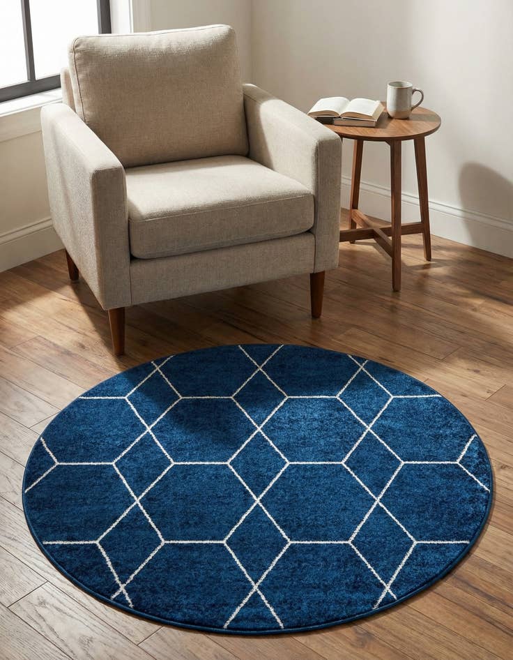 Detail image of 4' x 4' Lattice Frieze Round Rug
