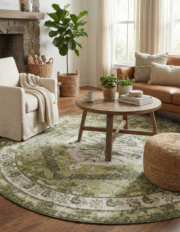 Detail image of 10' x 10' Easy-Clean Traditional Indoor / Outdoor Round Rug