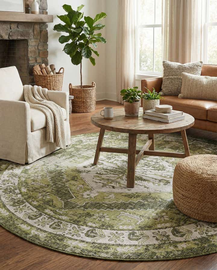 10' x 10' Easy-Clean Traditional Indoor / Outdoor Round Rug