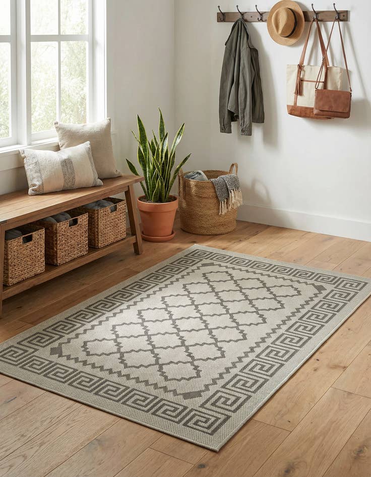 Detail image of 3' 3 x 5' Washable Lattice Indoor / Outdoor Rug