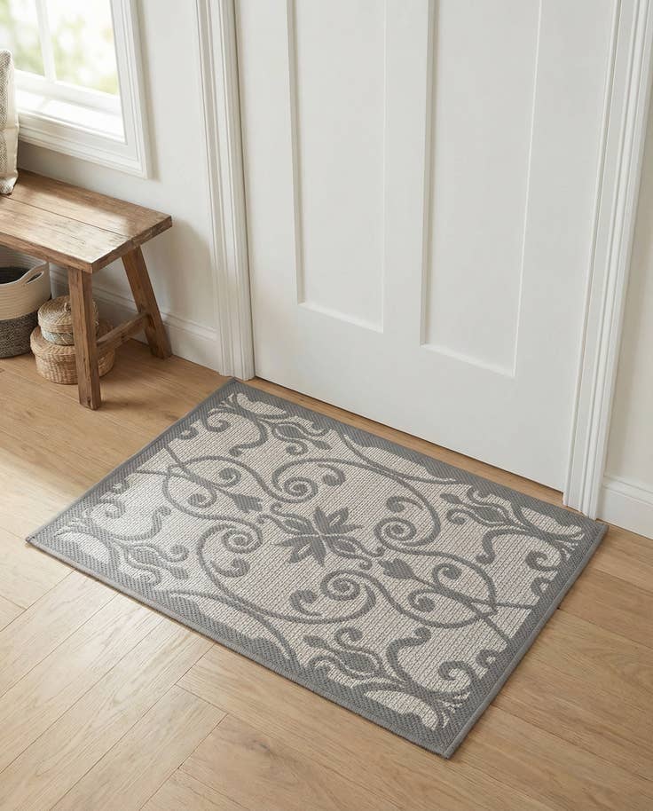 Detail image of 2' 2 x 3' Easy-Clean Botanical Indoor / Outdoor Rug