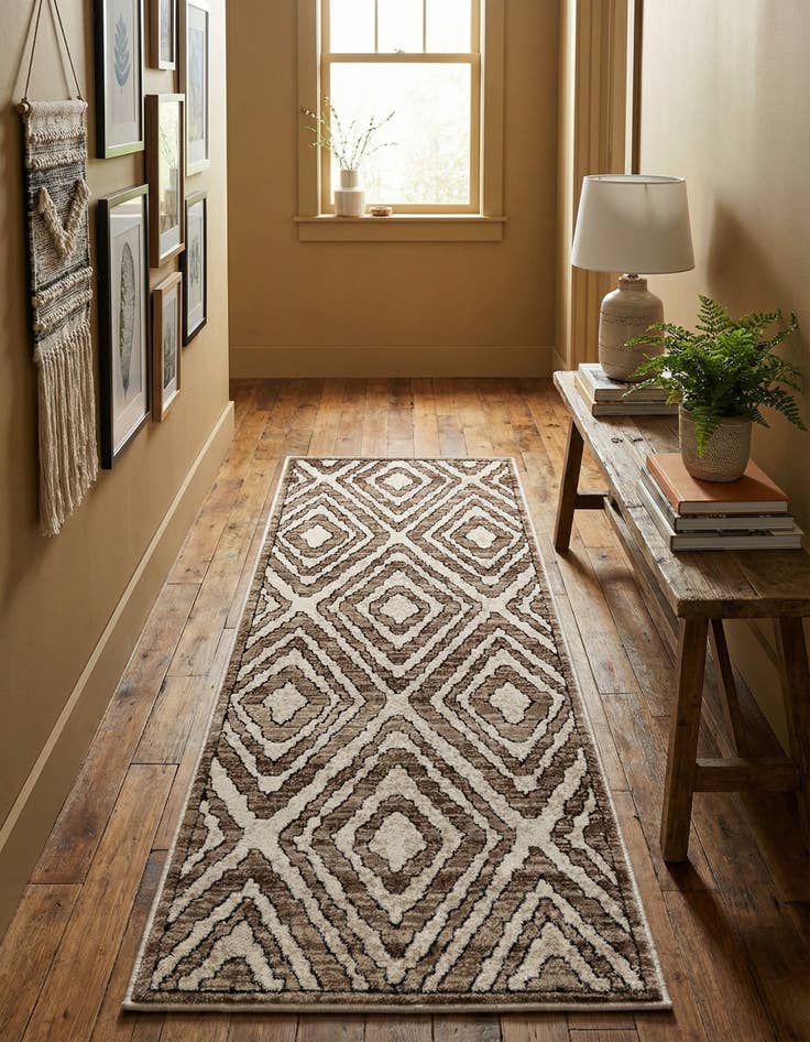 Detail image of  2' x 5' Hermitage Runner Rug