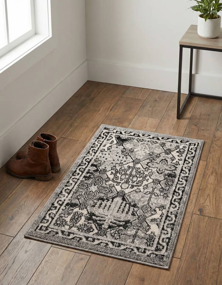 Detail image of 2' x 3' Miranda Rug