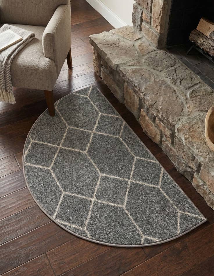 Detail image of 2' 2 x 3' 7 Lattice Frieze Hearth Rug