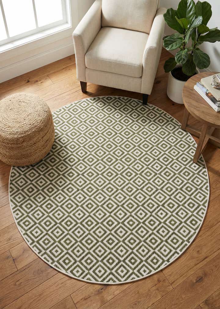6' 7 x 6' 7 Easy-Clean Jill Zarin Costa Rica Indoor / Outdoor Round Rug