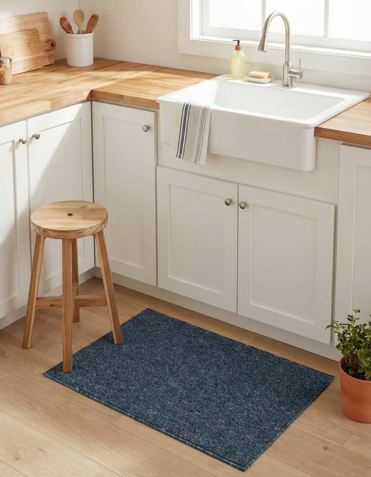 Detail image of 2' 2 x 3' Everyday Solid Rug