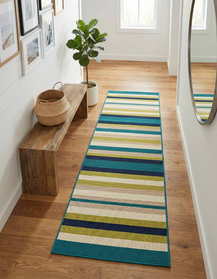 Detail image of 2' x 6' Azalea Runner Rug