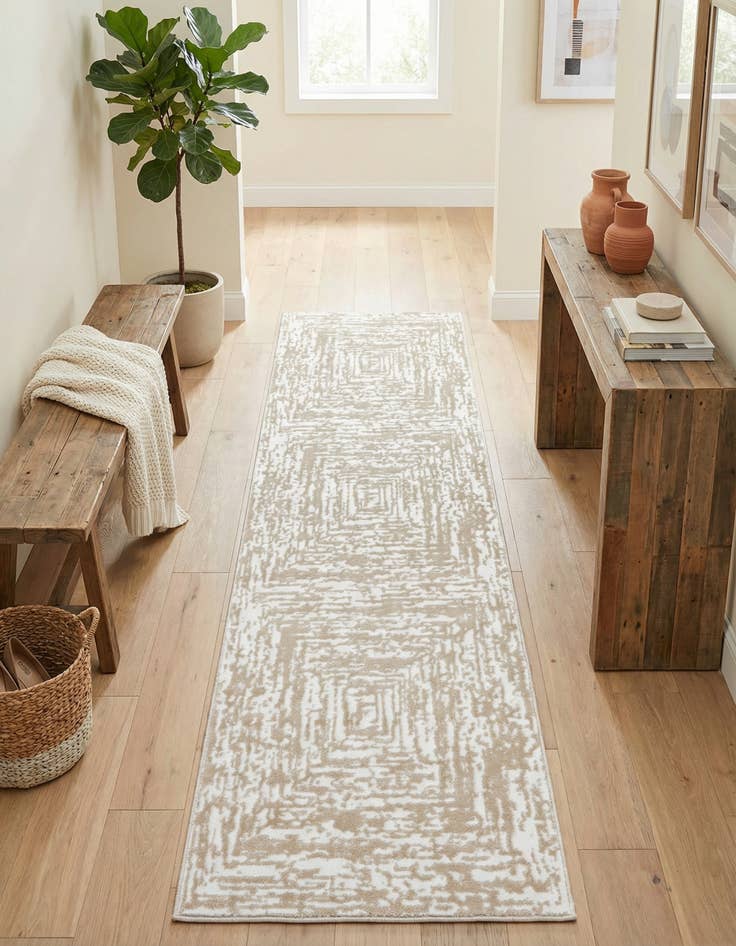 Detail image of 2' 6 x 10' Hermitage Runner Rug