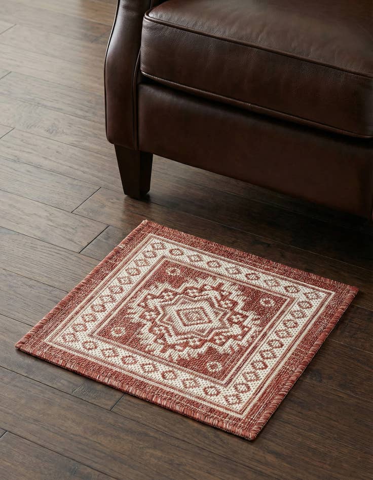 Detail image of 1' 4 x 1' 4 Washable Aztec Indoor / Outdoor Sample Rug