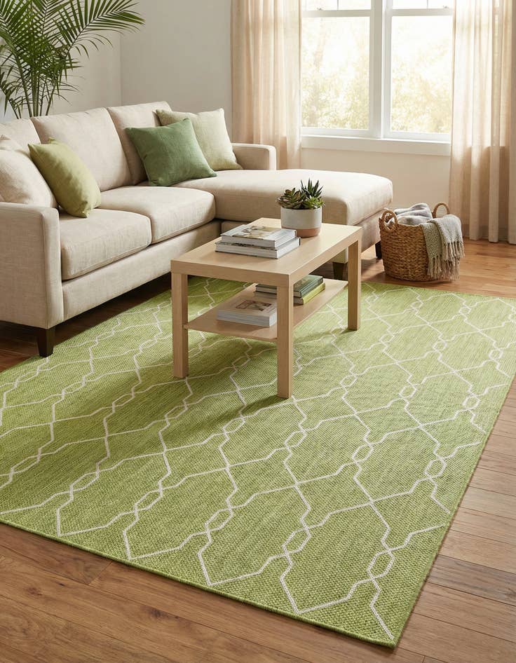 Detail image of 7' x 10' Washable Lattice Indoor / Outdoor Rug