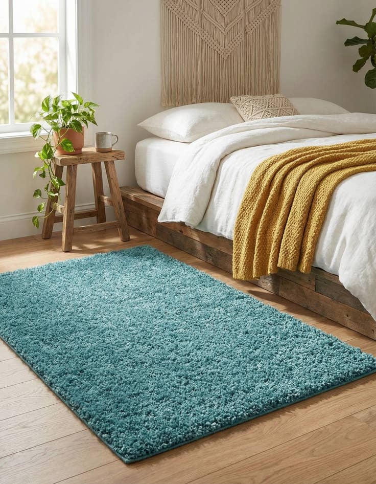 Detail image of 4' x 6' Soft Solid Shag Rug