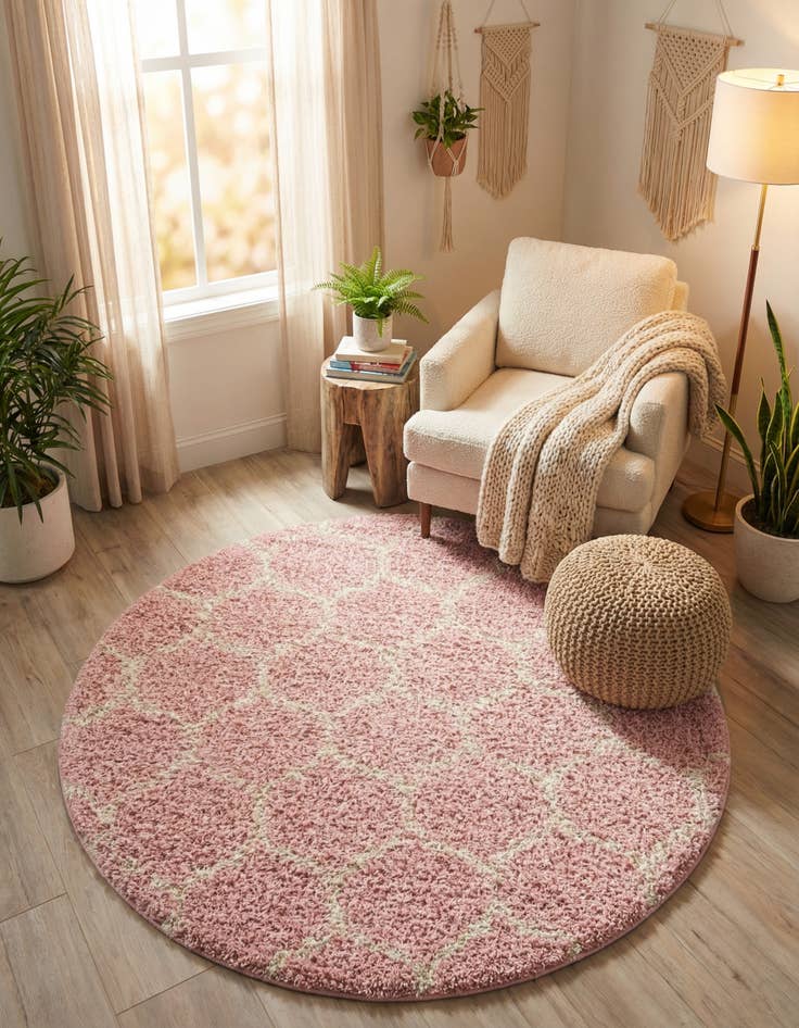 Detail image of 5' 3 x 5' 3 Trellis Shag Round Rug