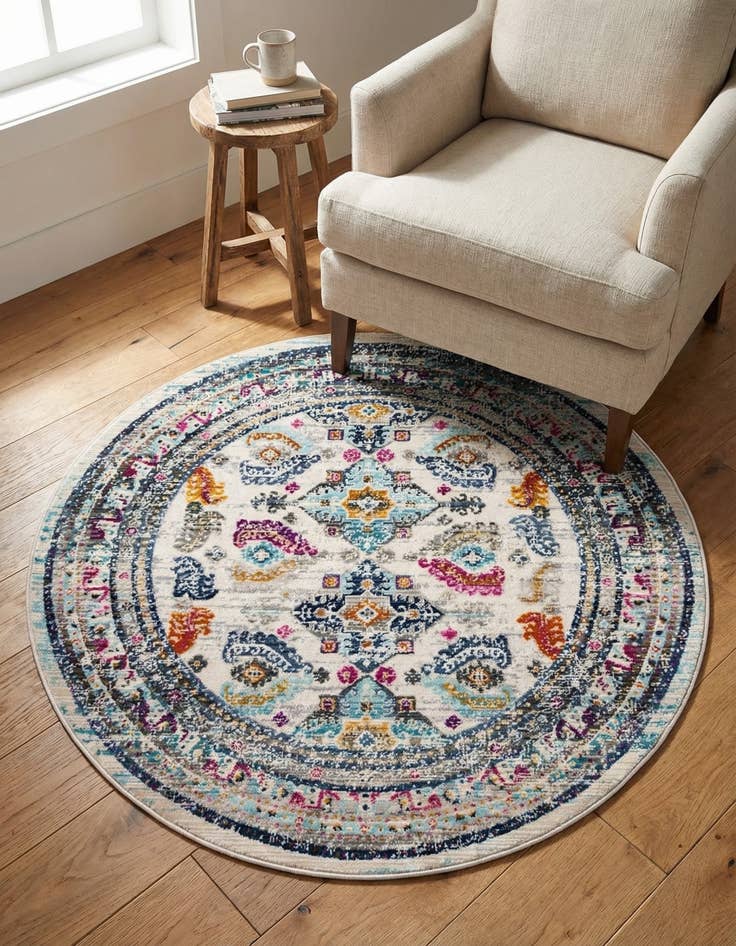 Detail image of 3' 7 x 3' 7 Budapest Round Rug