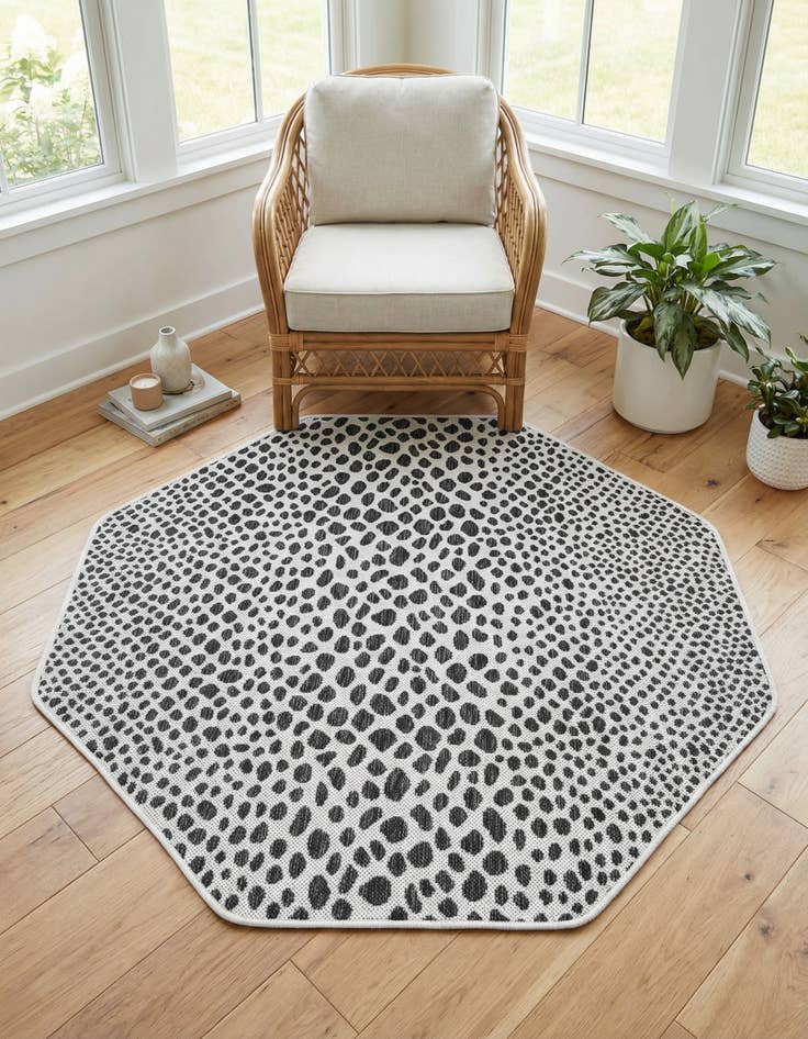 Detail image of 4' x 4'  Washable Jill Zarin Cape Town Indoor / Outdoor Octagon Rug