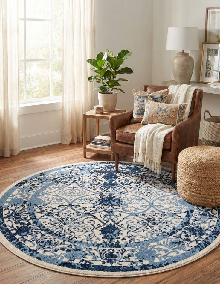 Detail image of 7' 10 x 7' 10 Vista Round Rug