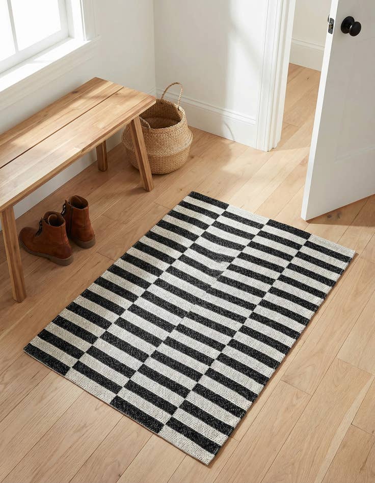 Detail image of 2' 2 x 3' Georgia Rug