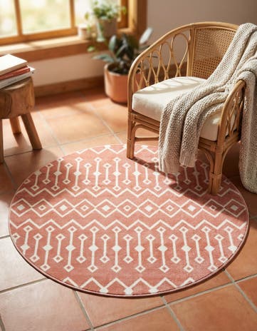 Pink Bohemian Trellis Round Rug