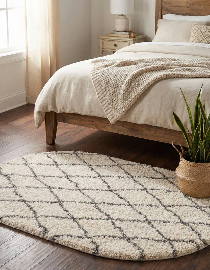 Detail image of 4' x 6' Marrakesh Shag Oval Rug