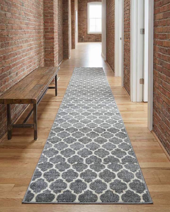 2' 7 x 16' 5 Lattice Runner Rug