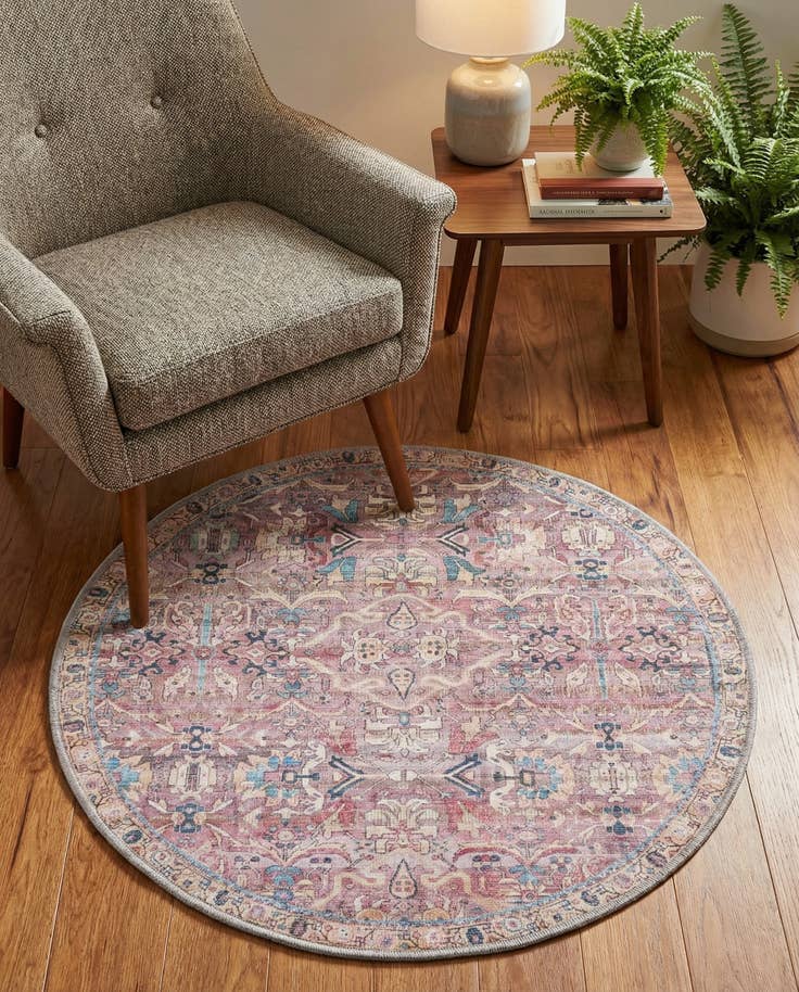 Detail image of 3' 3 x 3' 3 Washable Nostalgia Round Rug