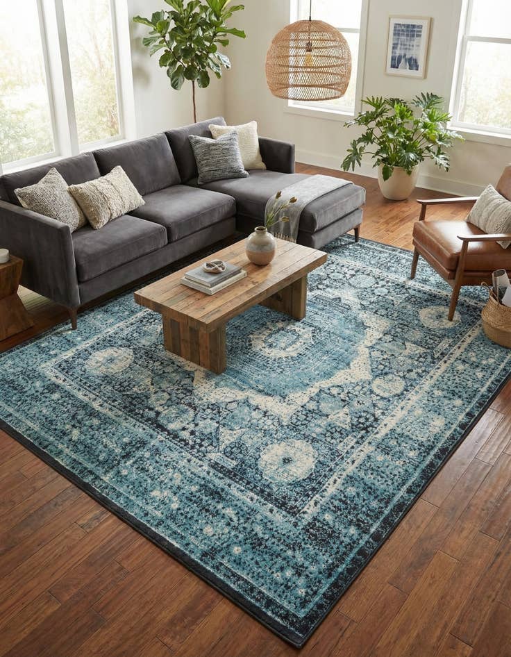 Detail image of 10' x 13' Istanbul Rug