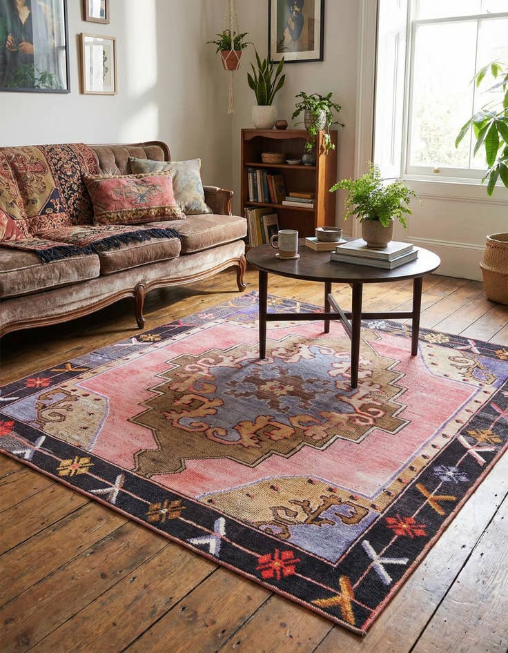 Detail image of 7' 6 x 7' 6 Washable Timeless Square Rug