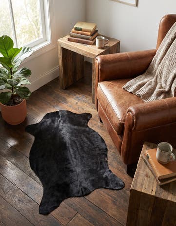 1' 8 x 2' 6 Cowhide Leather Rug