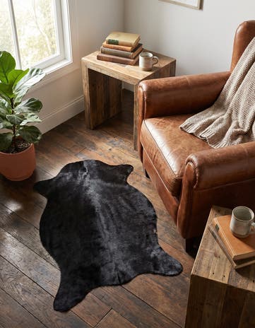 1' 8 x 2' 6 Cowhide Leather Rug