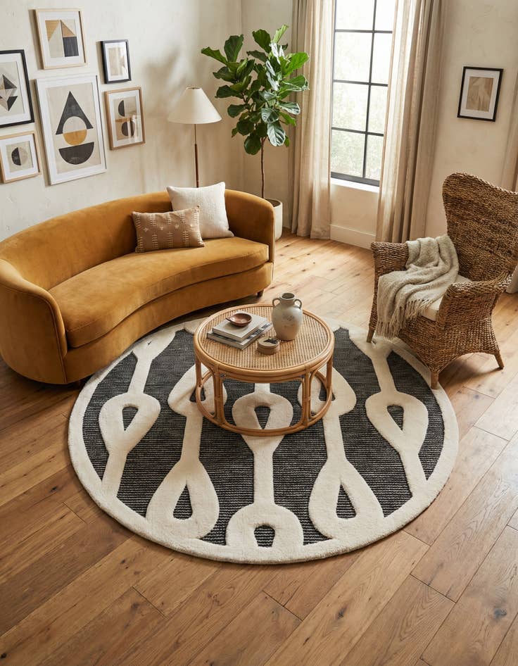 Detail image of 6' x 6' Prismatic Round Rug
