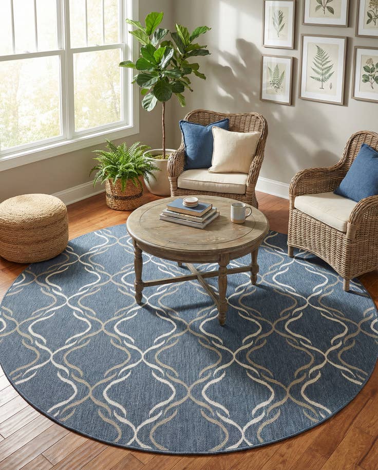 Detail image of 7' x 7' Easy-Clean Trellis Indoor / Outdoor Round Rug