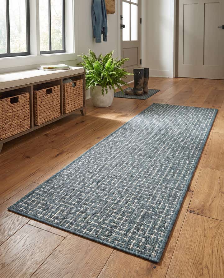 2' x 8' Easy-Clean Checkered Indoor / Outdoor Runner Rug