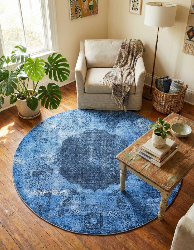 Detail image of 7' 10 x 7' 10  Washable Yara Round Rug