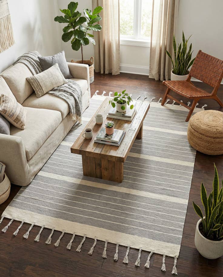 Detail image of 5' 1 x 8' Hand Woven Chindi Cotton Rug
