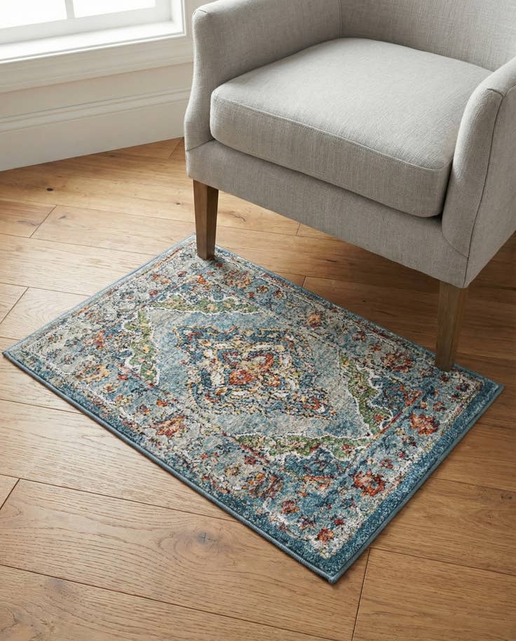 Detail image of 2' x 3' Isabella Rug