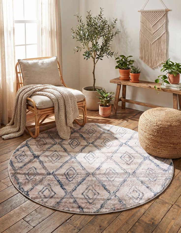 Detail image of 4' 7 x 4' 7 Atlas Round Rug