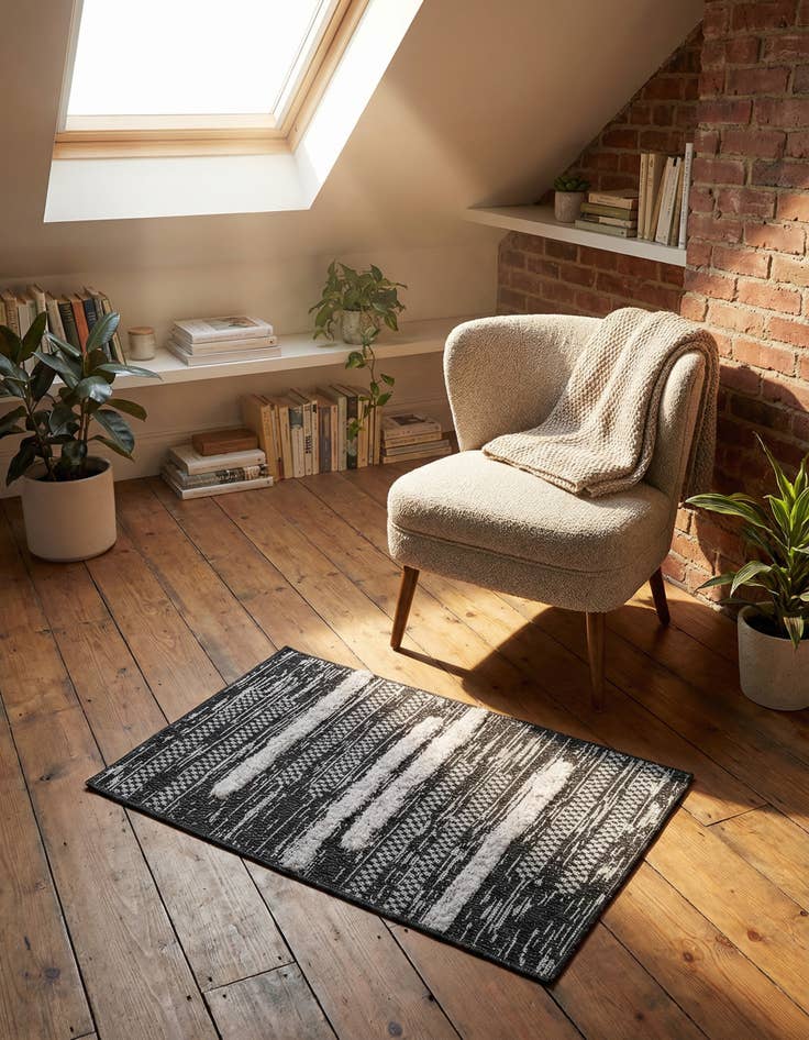 Detail image of  2' 3 x 3' Abbey Rug