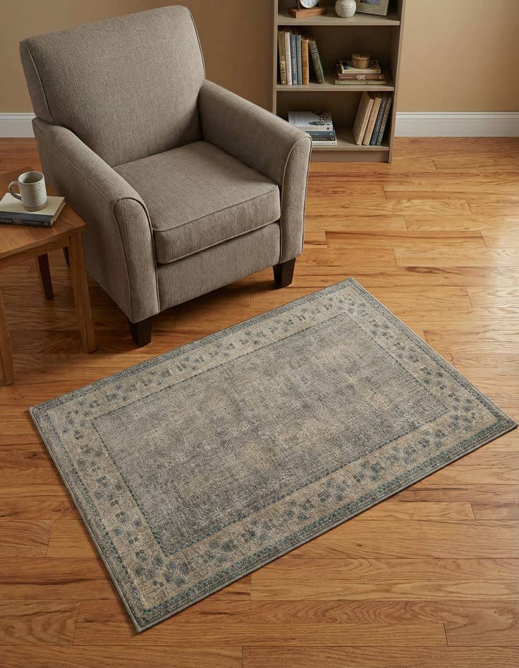 Detail image of 3' 3 x 5' 3 Vienna Rug
