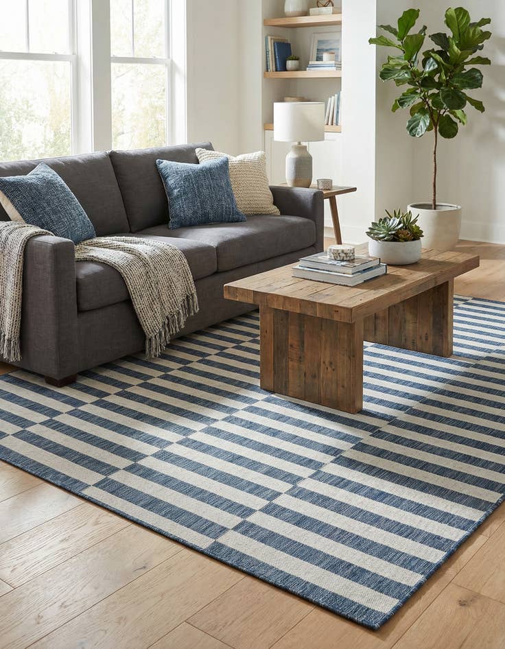 Detail image of 7' 10 x 10' Washable Ribbon Indoor / Outdoor Rug