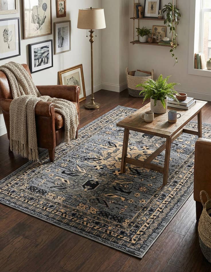 Detail image of 4' x 6' Heriz Design Rug