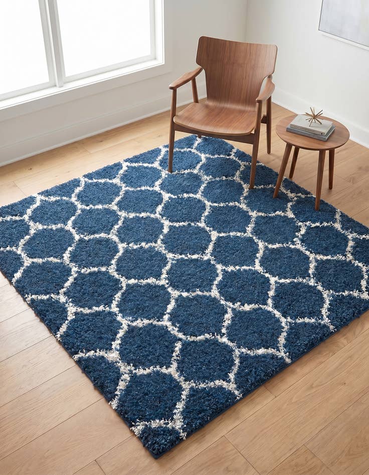 Detail image of 6' x 6' Lattice Shag Square Rug