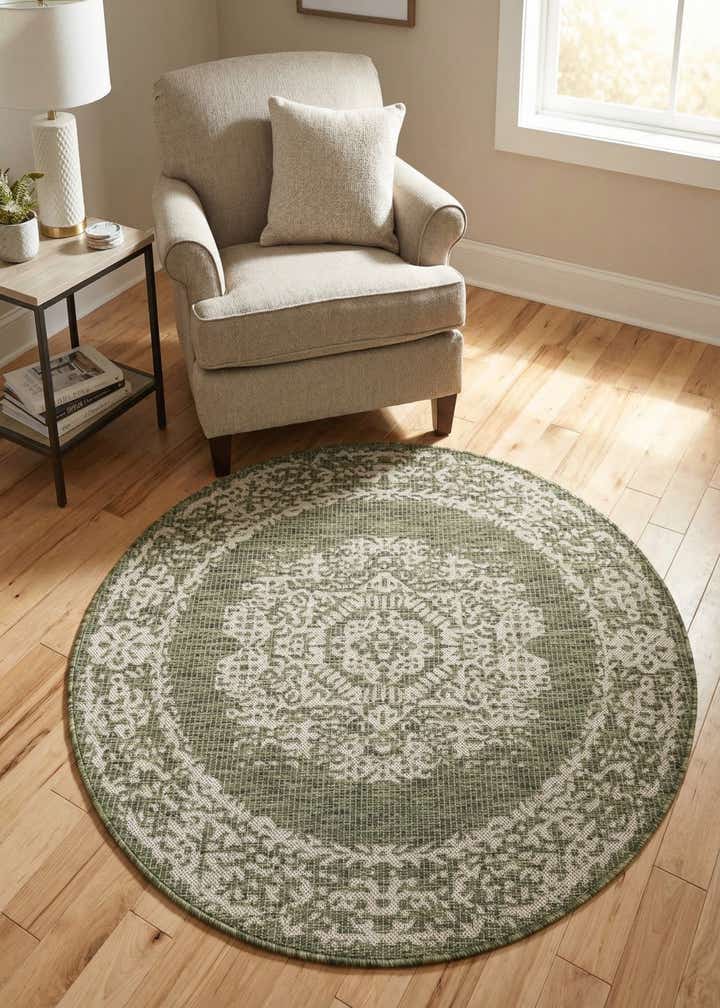 4' x 4' Easy-Clean Traditional Indoor / Outdoor Round Rug