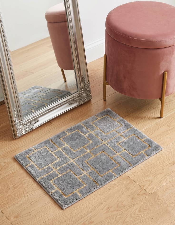 Detail image of 2' x 3' Marilyn Monroe™ Glam Deco Rug