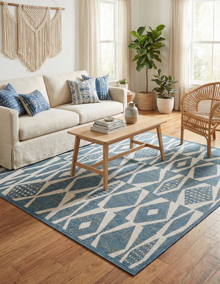 Detail image of 7' 10 x 7' 10  Washable Baja Indoor / Outdoor Square Rug