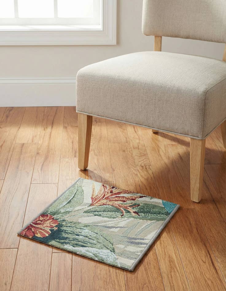 Detail image of 1' 4 x 1' 4 Washable Botanical Indoor / Outdoor Sample Rug