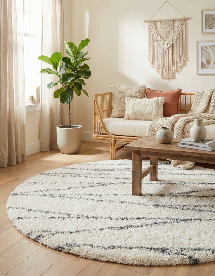 Detail image of 5' 3 x 5' 3 Serenity Shag Round Rug