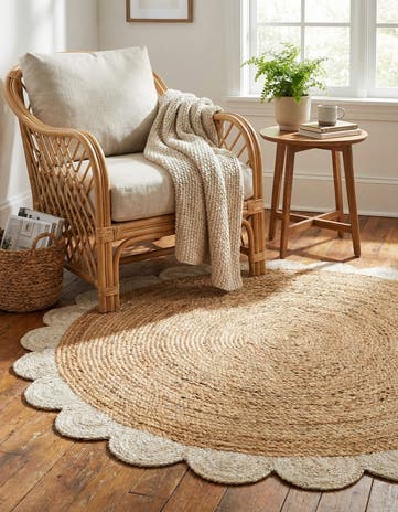 4' 1 x 4' 1 Handmade Scallop Braided Jute Round Rug