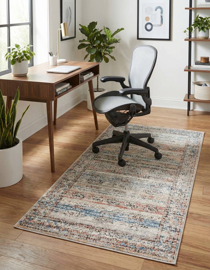 Detail image of 3' 3 x 5' 3 Aramis Rug